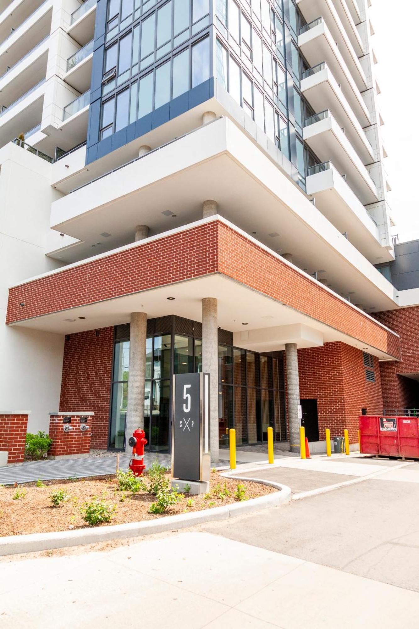 The Laundry Rooms Station Park Kitchener Kültér fotó