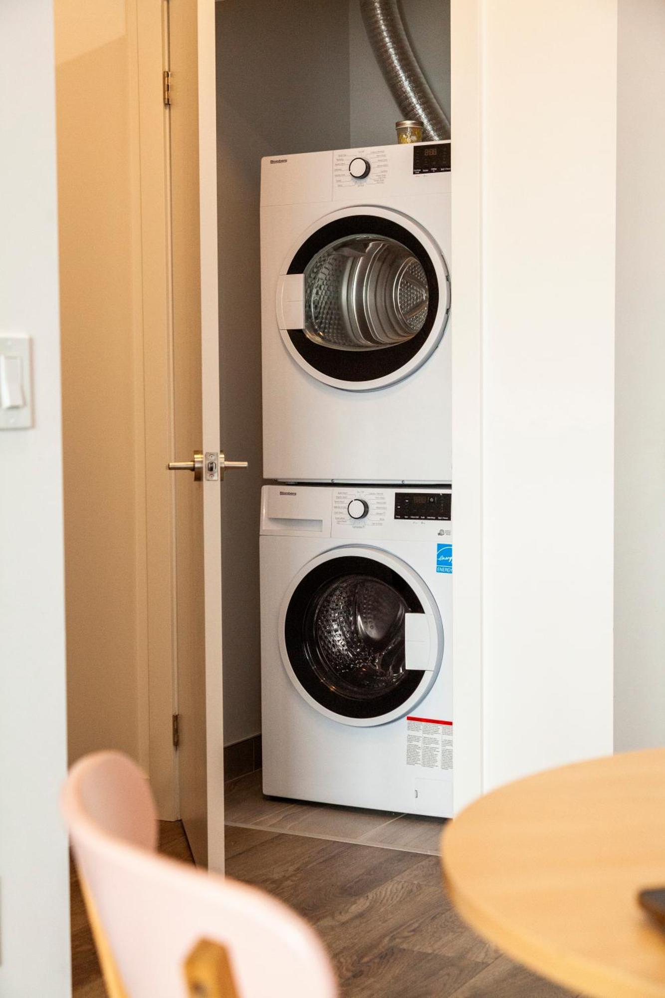 The Laundry Rooms Station Park Kitchener Kültér fotó